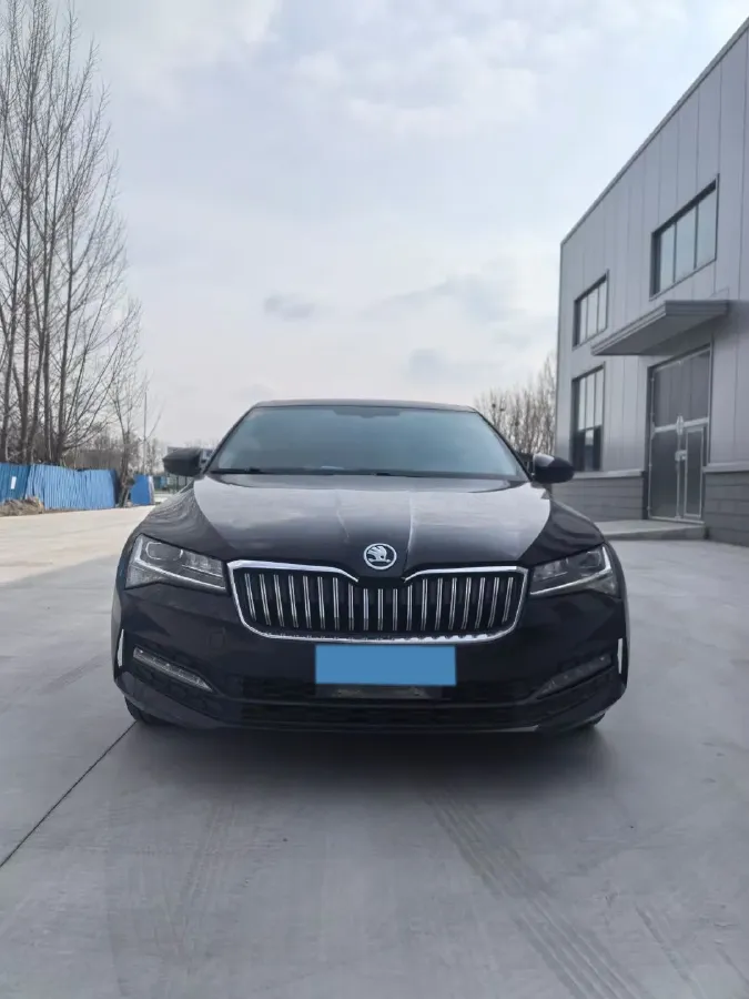 2019 Skoda Superb 1.4T 150HP L4 7DCT,autocango,china used car exporter,china ev exporter,chinese used car exporter,chinese used ev exporter