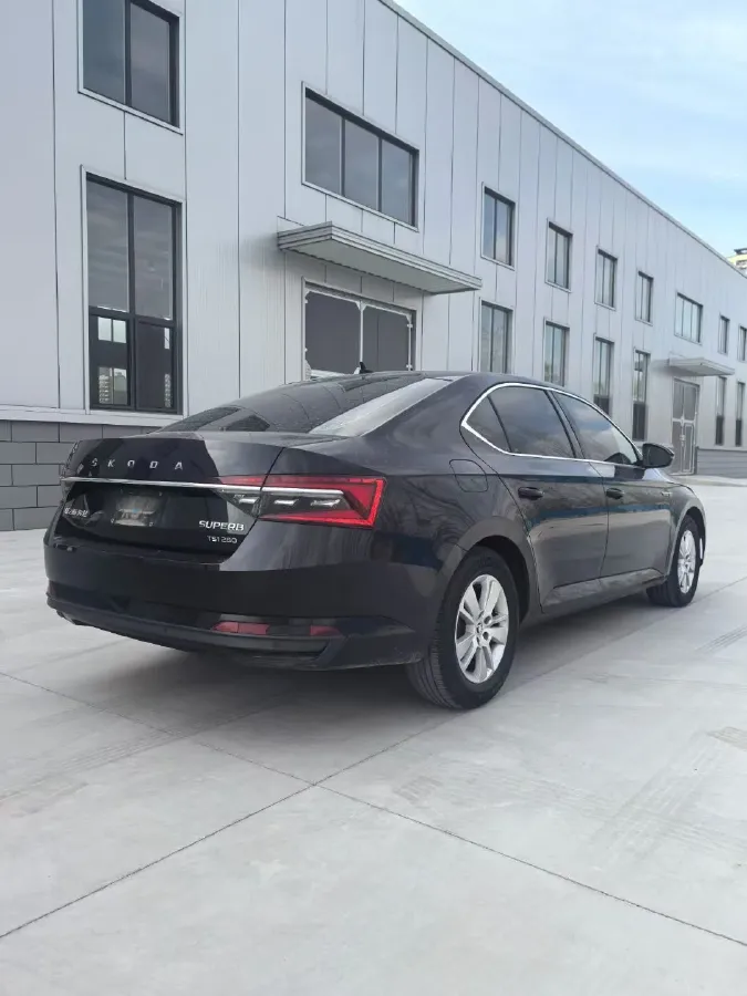 2019 Skoda Superb 1.4T 150HP L4 7DCT,autocango,china used car exporter,china ev exporter,chinese used car exporter,chinese used ev exporter