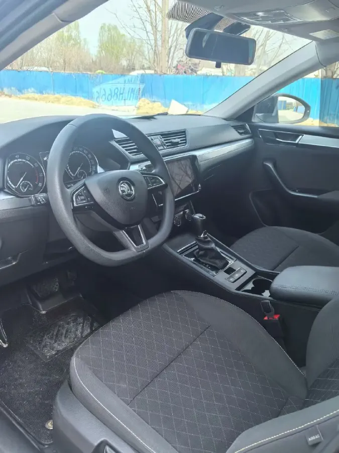 2019 Skoda Superb 1.4T 150HP L4 7DCT,autocango,china used car exporter,china ev exporter,chinese used car exporter,chinese used ev exporter