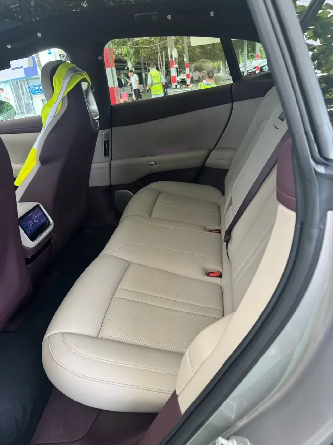 2025 MI YU7 BEV 101.7KWH,autocango,china used car exporter,china ev exporter,chinese used car exporter,chinese used ev exporter