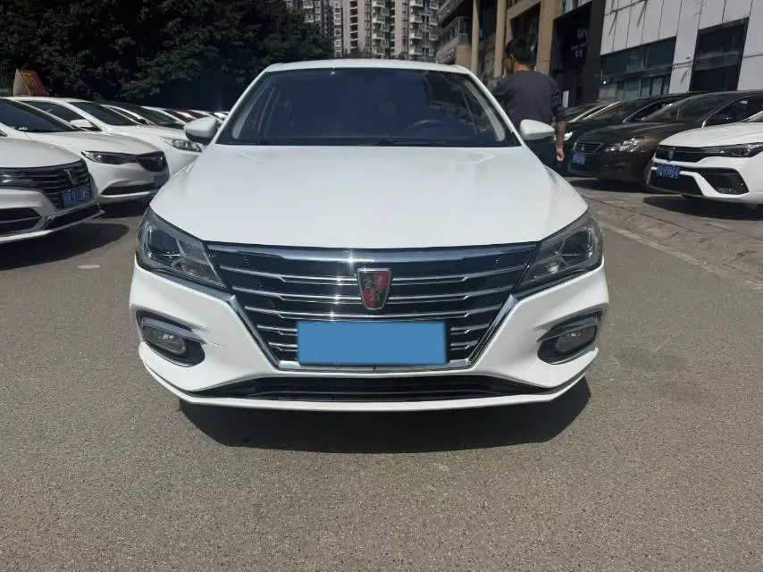 2019 Roewe i5 1.5L 120HP L4 5MT,autocango,china used car exporter,china ev exporter,chinese used car exporter,chinese used ev exporter