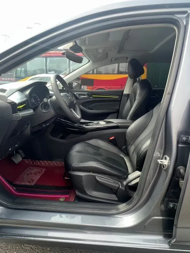 2021 Roewe i5 1.5L 120HP L4 CVT,autocango,china used car exporter,china ev exporter,chinese used car exporter,chinese used ev exporter