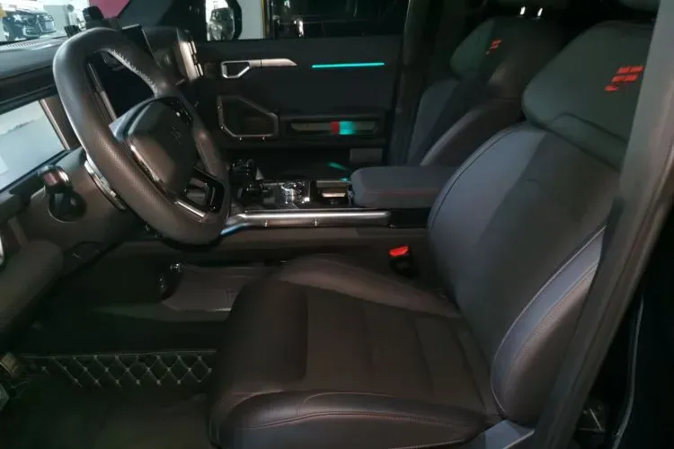 2023 Jetour Traveller 2.0T 254HP L4 7DCT,autocango,china used car exporter,china ev exporter,chinese used car exporter,chinese used ev exporter