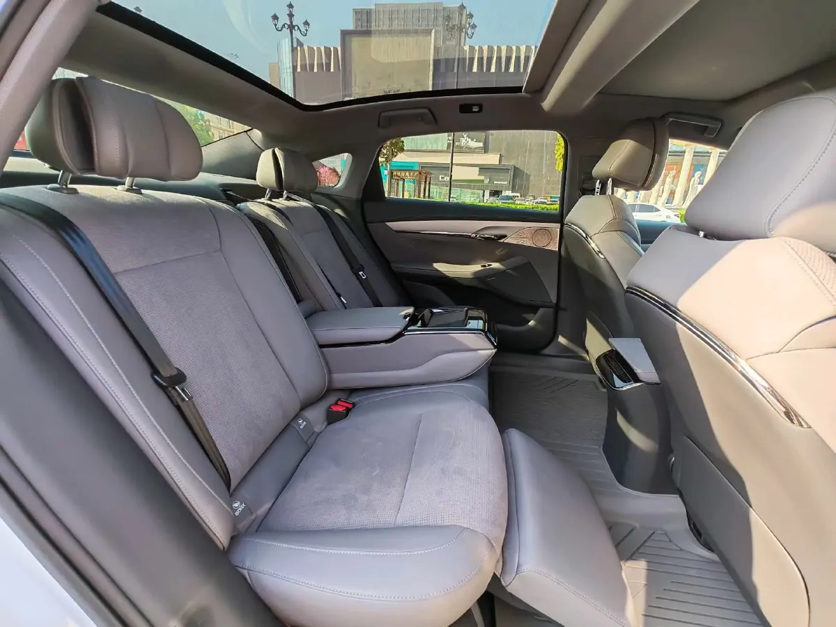 2024 Voyah ZhuiGuang 1.5T 136HP L4 PHEV 43KWH,autocango,china used car exporter,china ev exporter,chinese used car exporter,chinese used ev exporter