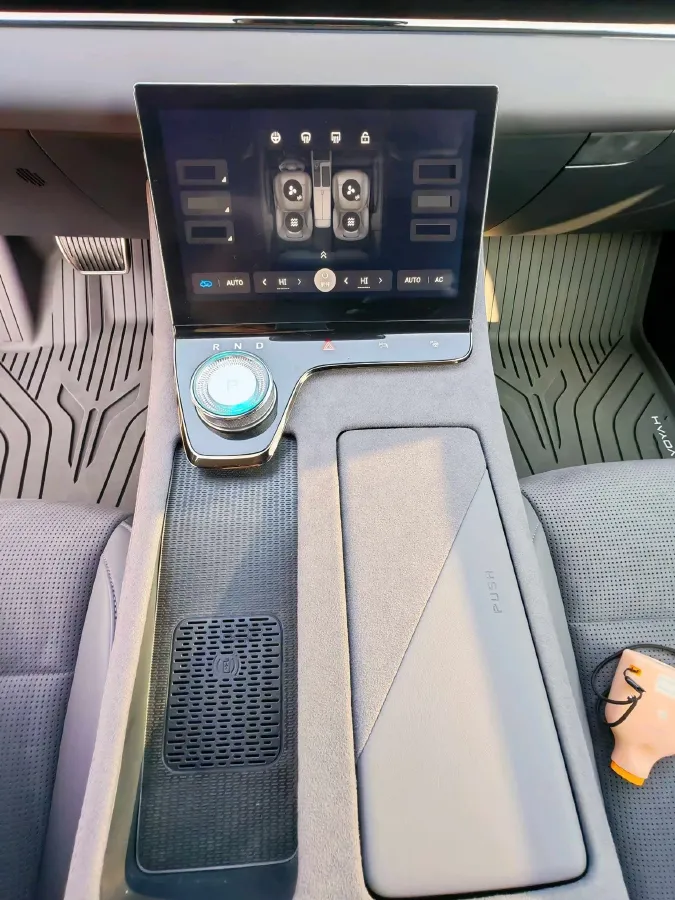 2024 Voyah ZhuiGuang 1.5T 136HP L4 PHEV 43KWH,autocango,china used car exporter,china ev exporter,chinese used car exporter,chinese used ev exporter