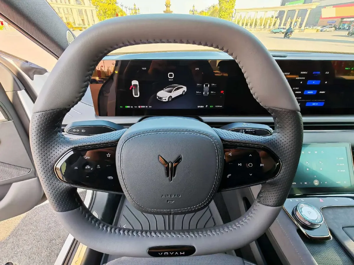 2024 Voyah ZhuiGuang 1.5T 136HP L4 PHEV 43KWH,autocango,china used car exporter,china ev exporter,chinese used car exporter,chinese used ev exporter