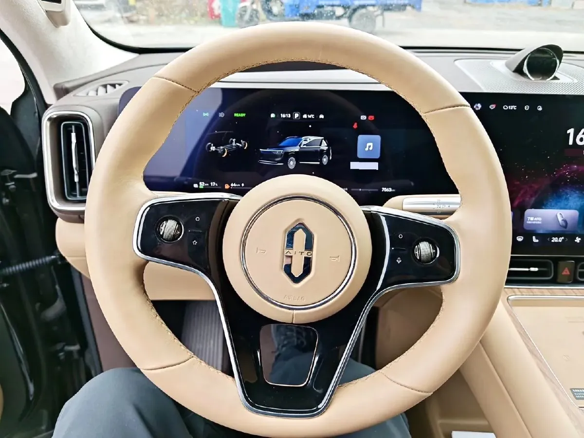 2025 AITO AITO M8 REEV 160HP REEV 53.4KWH,autocango,china used car exporter,china ev exporter,chinese used car exporter,chinese used ev exporter