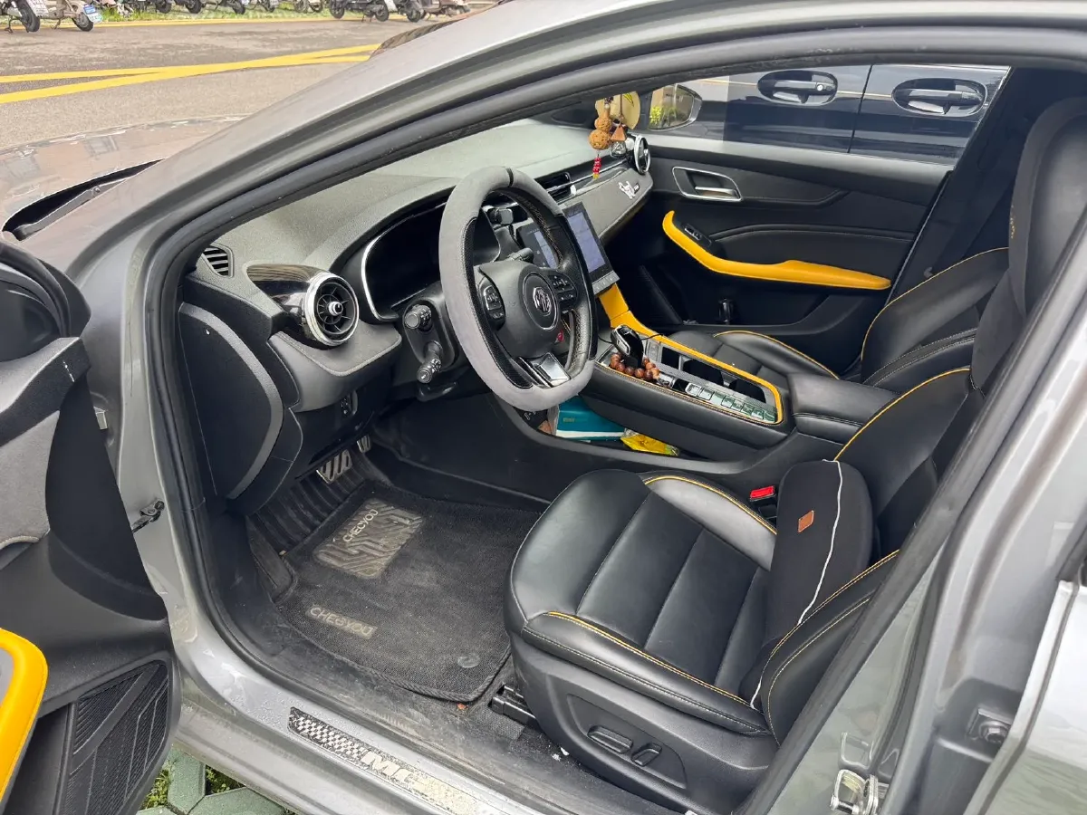 2020 HongQi H5 1.8T 197HP L4 6AT,autocango,china used car exporter,china ev exporter,chinese used car exporter,chinese used ev exporter