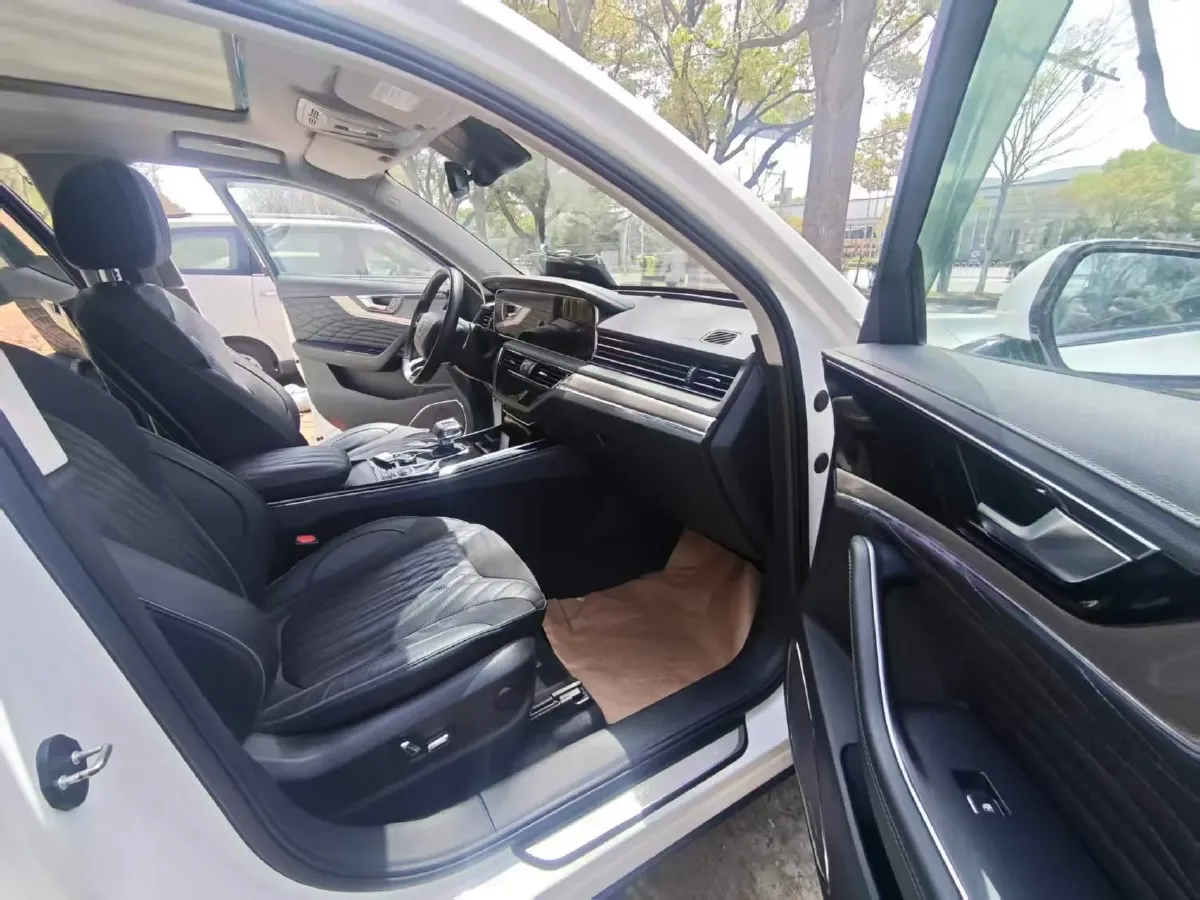 2022 HongQi HS5 2.0T 224HP L4 6AT,autocango,china used car exporter,china ev exporter,chinese used car exporter,chinese used ev exporter