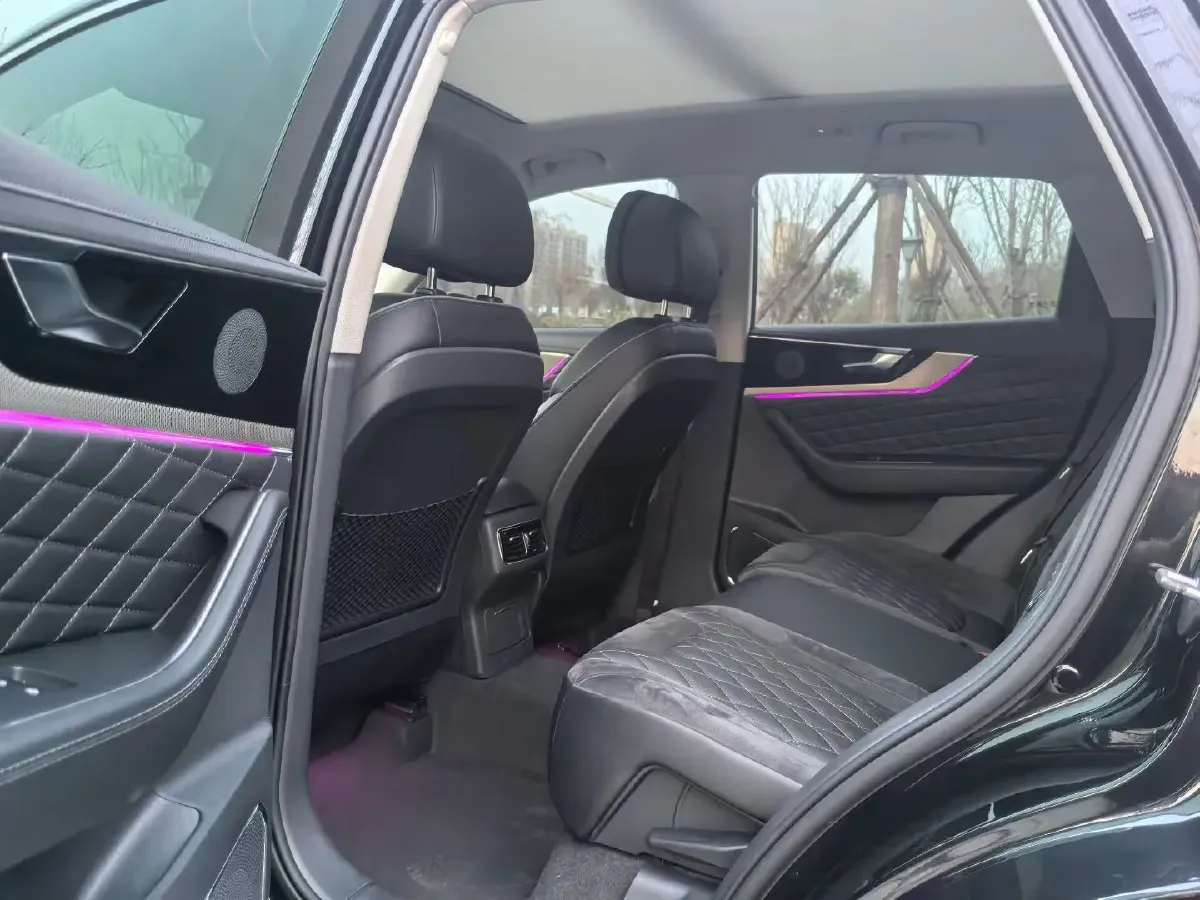 2022 HongQi HS5 2.0T 224HP L4 6AT,autocango,china used car exporter,china ev exporter,chinese used car exporter,chinese used ev exporter