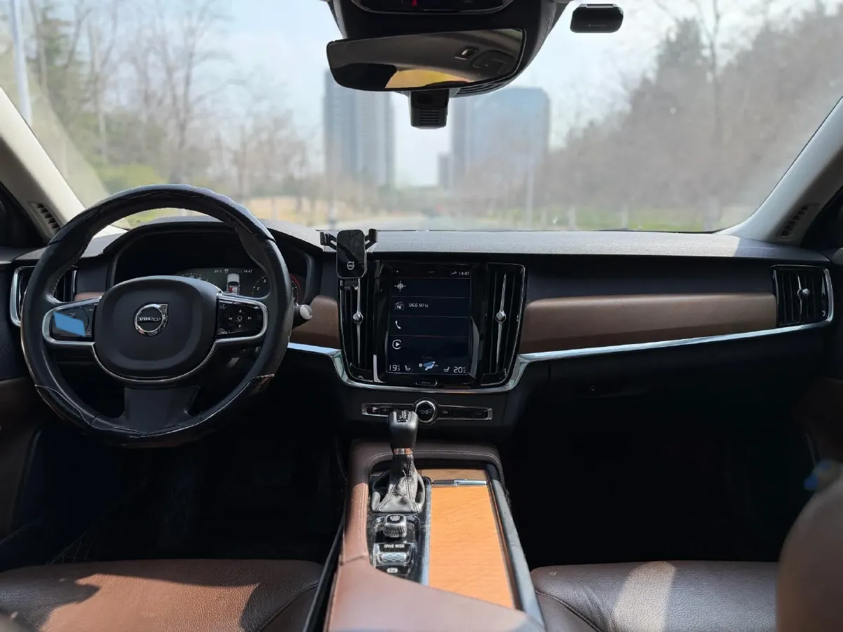 2020 Volvo S90 2.0T 254HP L4 8AT,autocango,china used car exporter,china ev exporter,chinese used car exporter,chinese used ev exporter