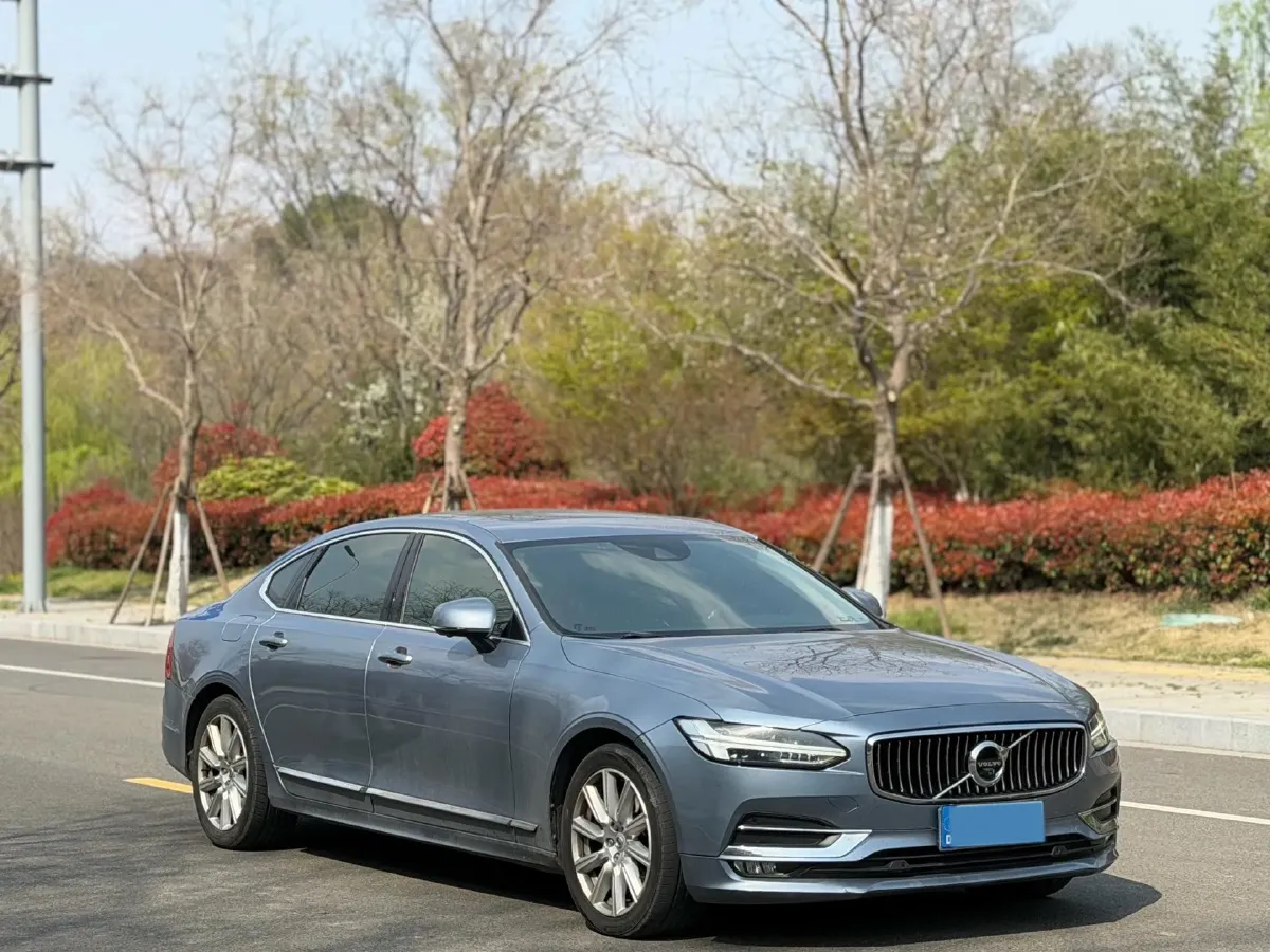 2020 Volvo S90 2.0T 254HP L4 8AT,autocango,china used car exporter,china ev exporter,chinese used car exporter,chinese used ev exporter