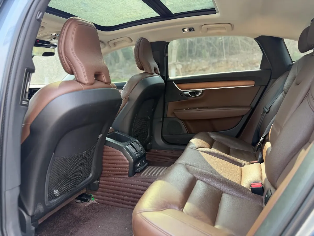 2020 Volvo S90 2.0T 254HP L4 8AT,autocango,china used car exporter,china ev exporter,chinese used car exporter,chinese used ev exporter