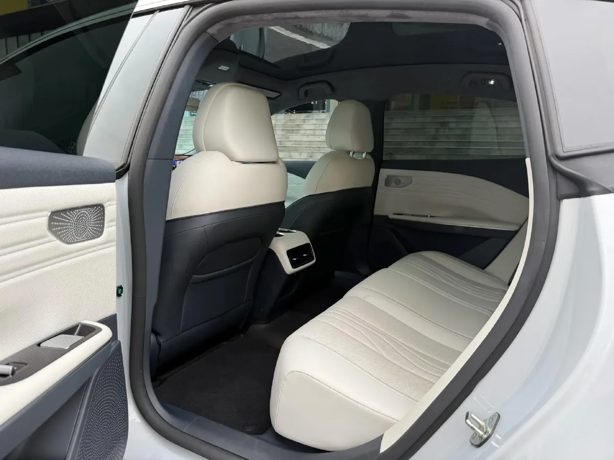 2024 Geely Galaxy E8 BEV 76KWH,autocango,china used car exporter,china ev exporter,chinese used car exporter,chinese used ev exporter