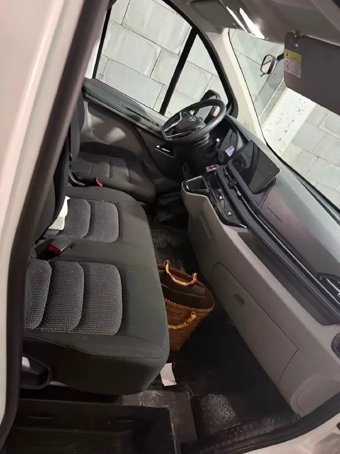 2023 MAXUS XinTu V70 2.0T 150HP L4 9AT,autocango,china used car exporter,china ev exporter,chinese used car exporter,chinese used ev exporter