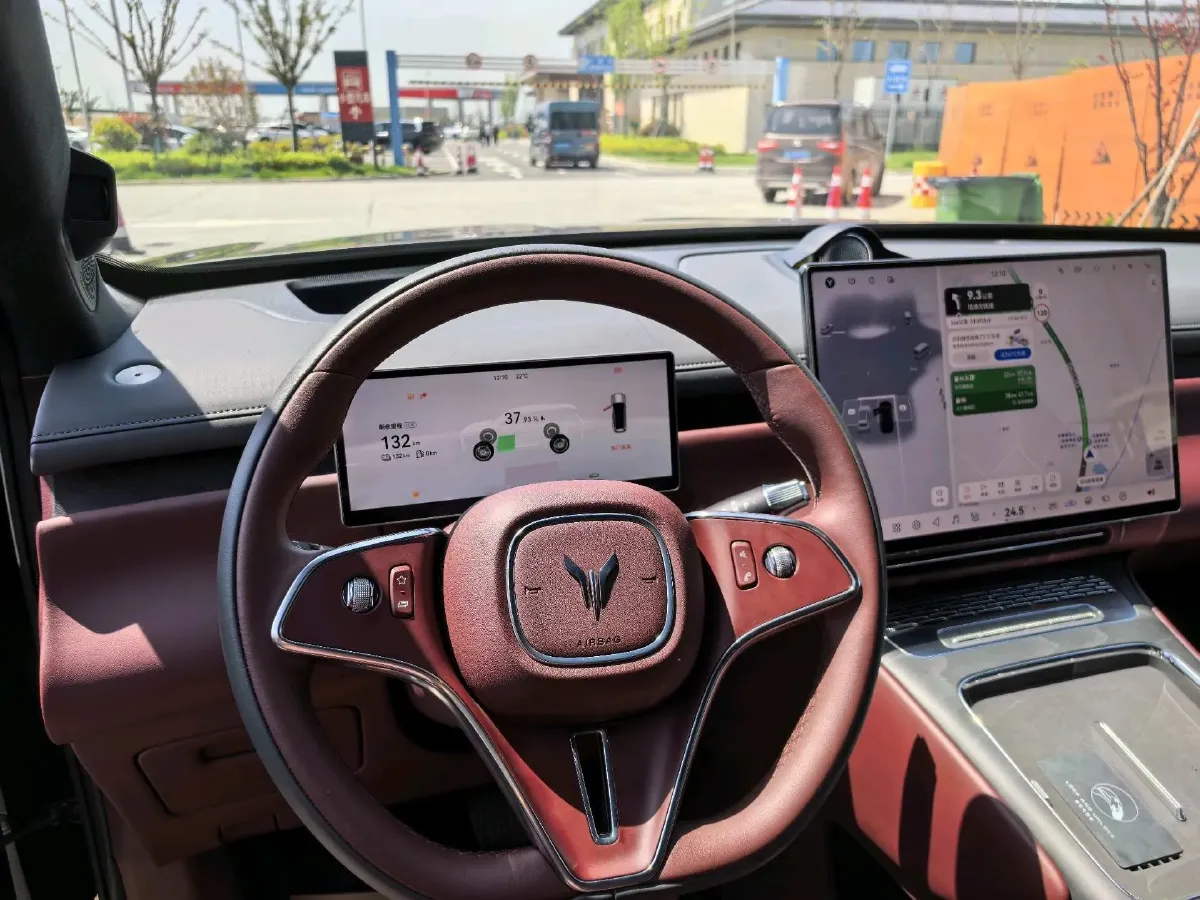 2026 Voyah 9L 1.5T 150HP L4 PHEV,autocango,china used car exporter,china ev exporter,chinese used car exporter,chinese used ev exporter