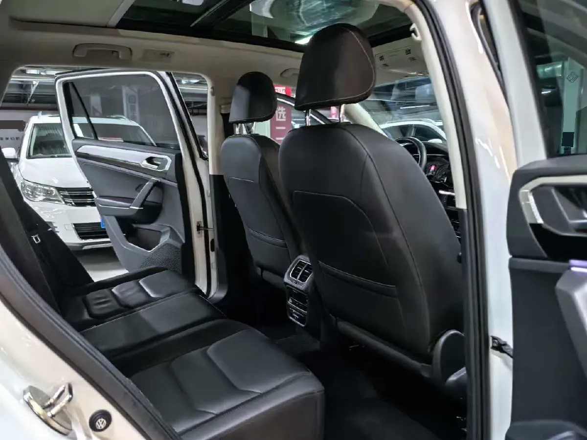 2020 Volkswagen Tayron 2.0T 186HP L4 7DCT,autocango,china used car exporter,china ev exporter,chinese used car exporter,chinese used ev exporter