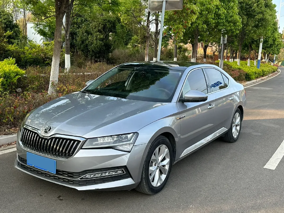 2021 Skoda Superb 1.4T 150HP L4 7DCT,autocango,china used car exporter,china ev exporter,chinese used car exporter,chinese used ev exporter