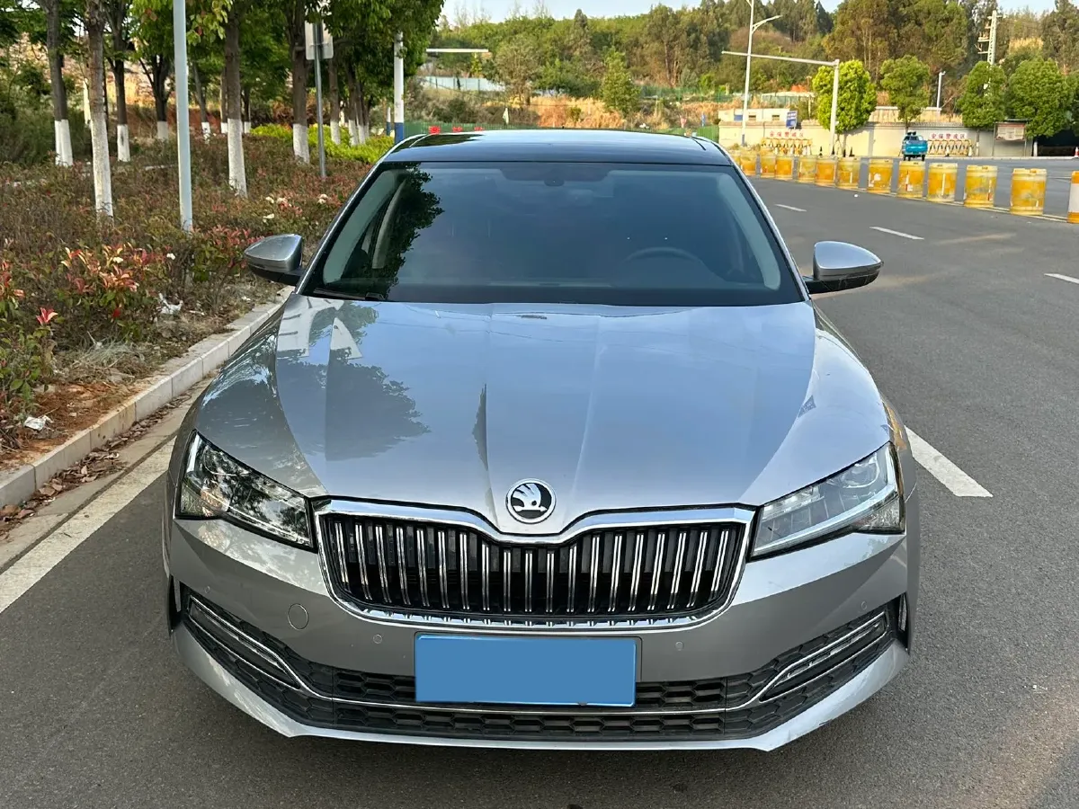 2021 Skoda Superb 1.4T 150HP L4 7DCT,autocango,china used car exporter,china ev exporter,chinese used car exporter,chinese used ev exporter