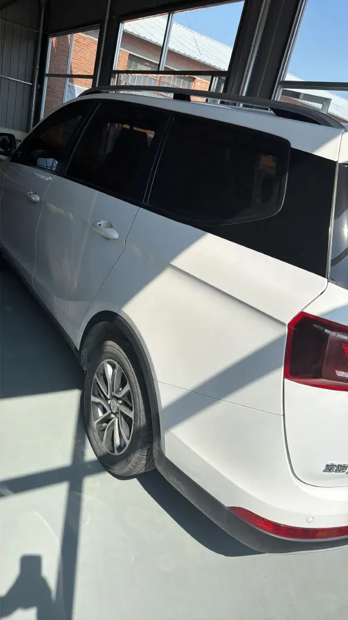 2019 BaoJun 730 1.5L 105HP L4 6MT,autocango,china used car exporter,china ev exporter,chinese used car exporter,chinese used ev exporter