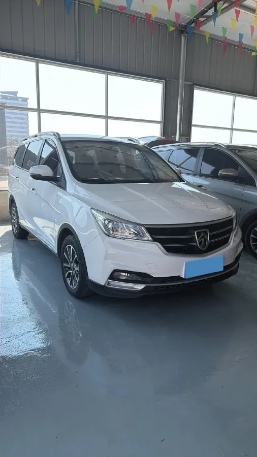 2019 BaoJun 730 1.5L 105HP L4 6MT,autocango,china used car exporter,china ev exporter,chinese used car exporter,chinese used ev exporter