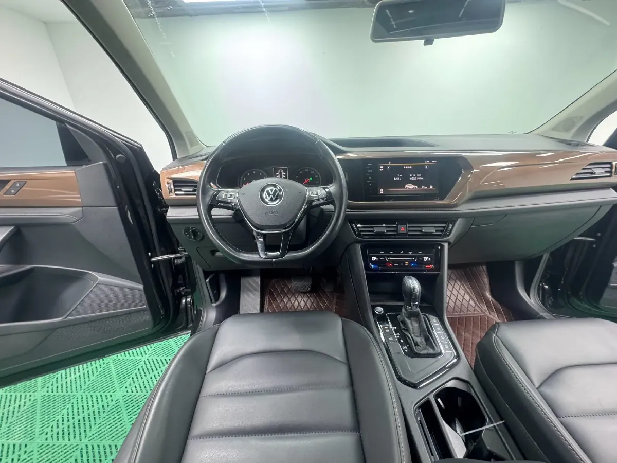 2021 Volkswagen Tharu 1.4T 150HP L4 7DCT,autocango,china used car exporter,china ev exporter,chinese used car exporter,chinese used ev exporter