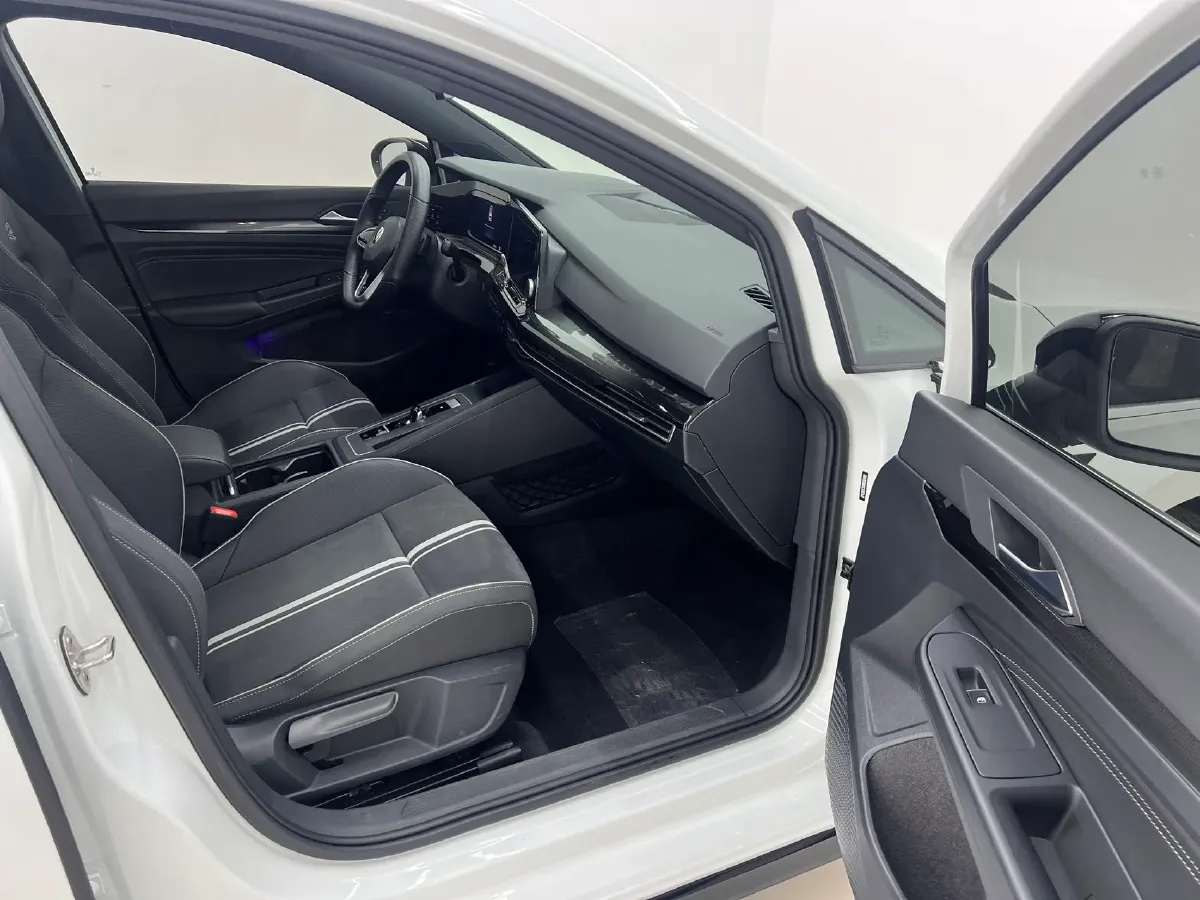 2021 Volkswagen Golf 1.4T 150HP L4 7DCT,autocango,china used car exporter,china ev exporter,chinese used car exporter,chinese used ev exporter
