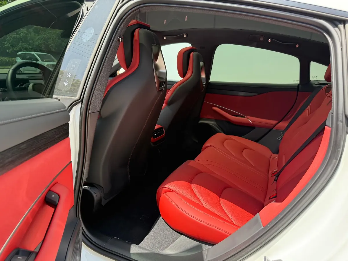 2024 MI SU7 BEV 94.3KWH,autocango,china used car exporter,china ev exporter,chinese used car exporter,chinese used ev exporter