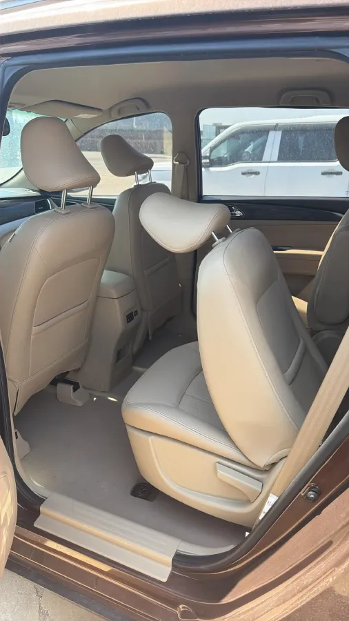 2016 BaoJun 560 1.5T 150HP L4 6MT,autocango,china used car exporter,china ev exporter,chinese used car exporter,chinese used ev exporter