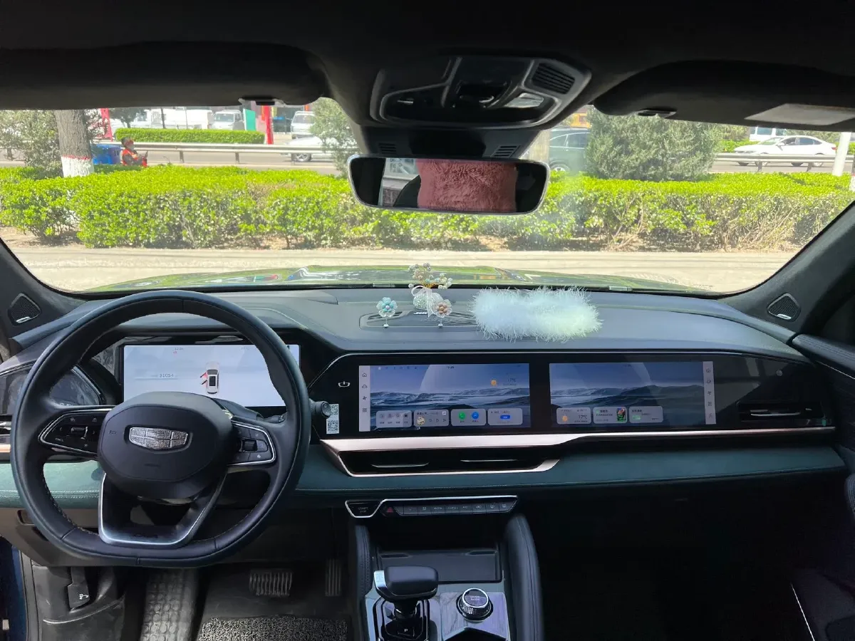 2021 Geely Monjaro 2.0T 218HP L4 7DCT,autocango,china used car exporter,china ev exporter,chinese used car exporter,chinese used ev exporter