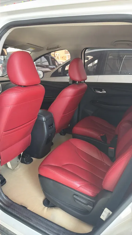 2019 BaoJun 730 1.5L 112HP L4 6MT,autocango,china used car exporter,china ev exporter,chinese used car exporter,chinese used ev exporter