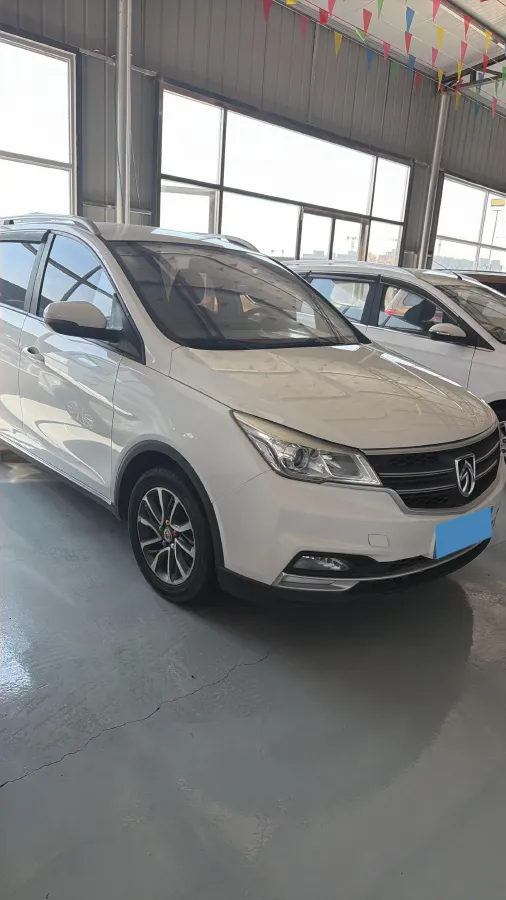2019 BaoJun 730 1.5L 112HP L4 6MT,autocango,china used car exporter,china ev exporter,chinese used car exporter,chinese used ev exporter