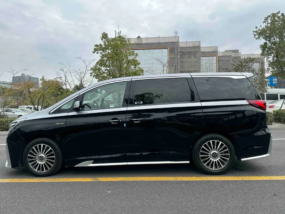 2021 GAC Trumpchi M8 2.0T 252HP L4 8AT,autocango,china used car exporter,china ev exporter,chinese used car exporter,chinese used ev exporter