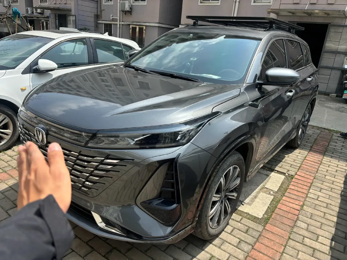 2023 ChangAn CS75 Plus 1.5T 188HP L4 8AT,autocango,china used car exporter,china ev exporter,chinese used car exporter,chinese used ev exporter