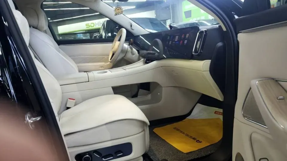 2025 AITO AITO M8 BEV,autocango,china used car exporter,china ev exporter,chinese used car exporter,chinese used ev exporter