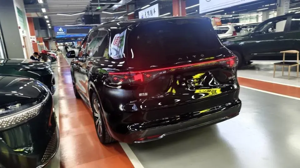 2025 AITO AITO M8 BEV,autocango,china used car exporter,china ev exporter,chinese used car exporter,chinese used ev exporter