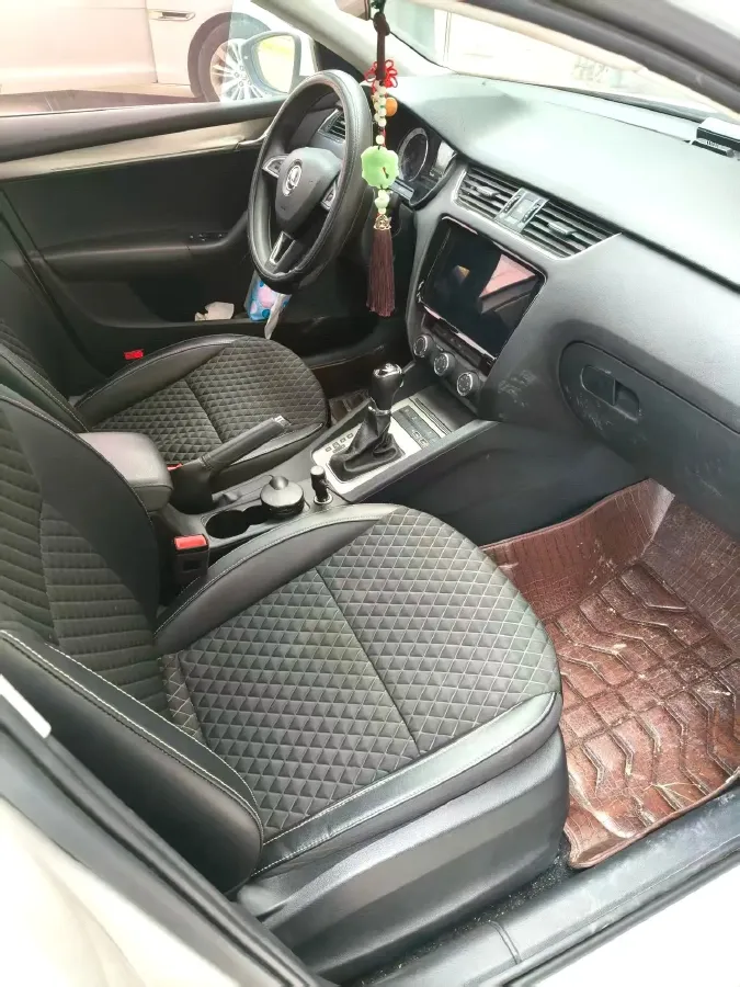 2019 Skoda Octavia 1.2T 116HP L4 7DCT,autocango,china used car exporter,china ev exporter,chinese used car exporter,chinese used ev exporter