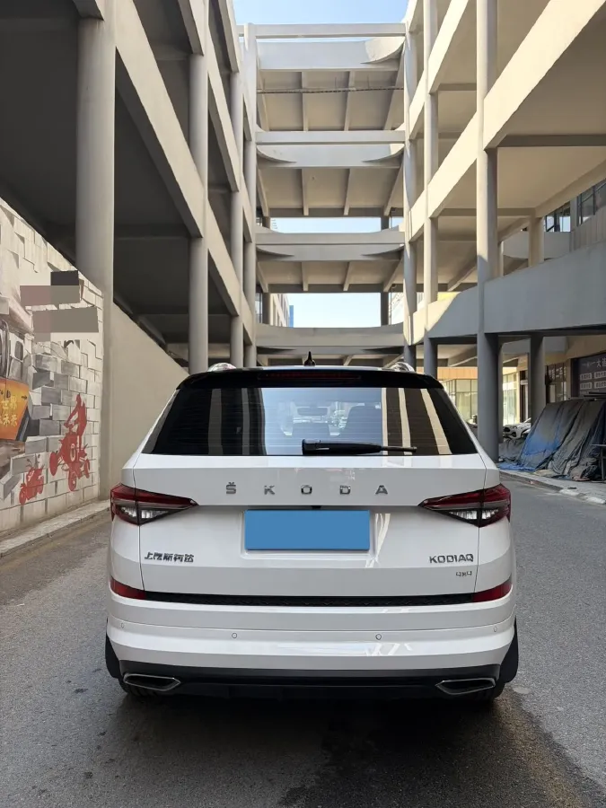 2023 Skoda Kodiak 2.0T 220HP L4 7DCT,autocango,china used car exporter,china ev exporter,chinese used car exporter,chinese used ev exporter