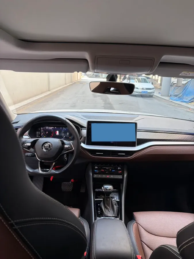 2023 Skoda Kodiak 2.0T 220HP L4 7DCT,autocango,china used car exporter,china ev exporter,chinese used car exporter,chinese used ev exporter