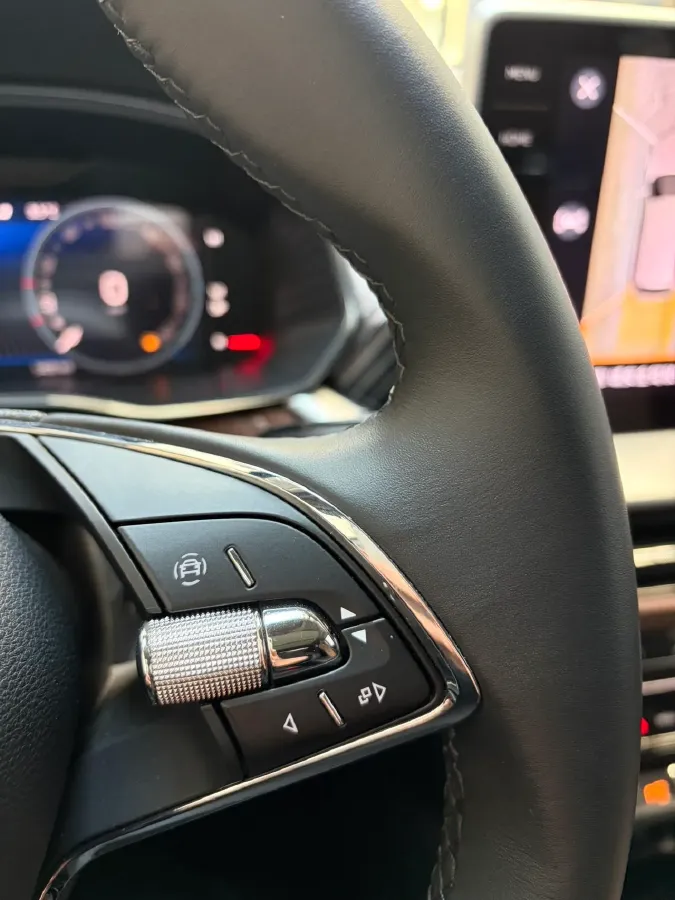 2023 Skoda Kodiak 2.0T 220HP L4 7DCT,autocango,china used car exporter,china ev exporter,chinese used car exporter,chinese used ev exporter