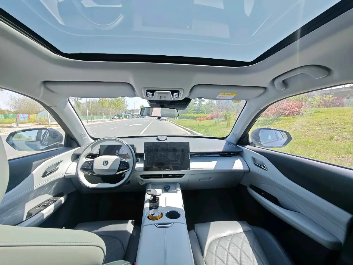 2024 ChangAn UNI-Z 1.5L 98HP L4 E-CVT PHEV 18.4KWH,autocango,china used car exporter,china ev exporter,chinese used car exporter,chinese used ev exporter