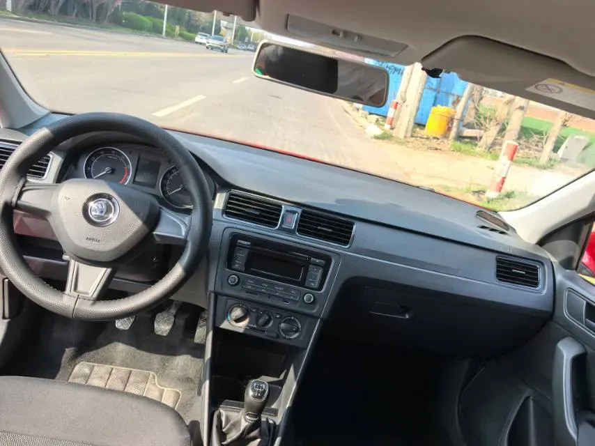2016 Skoda Rapid Spaceback 1.4L 90HP L4 5MT,autocango,china used car exporter,china ev exporter,chinese used car exporter,chinese used ev exporter