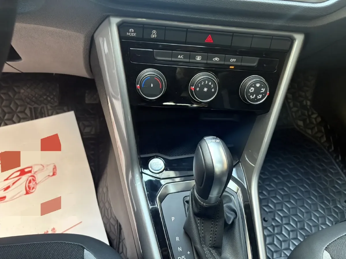 2022 Volkswagen T-Roc 1.4T 150HP L4 7DCT,autocango,china used car exporter,china ev exporter,chinese used car exporter,chinese used ev exporter