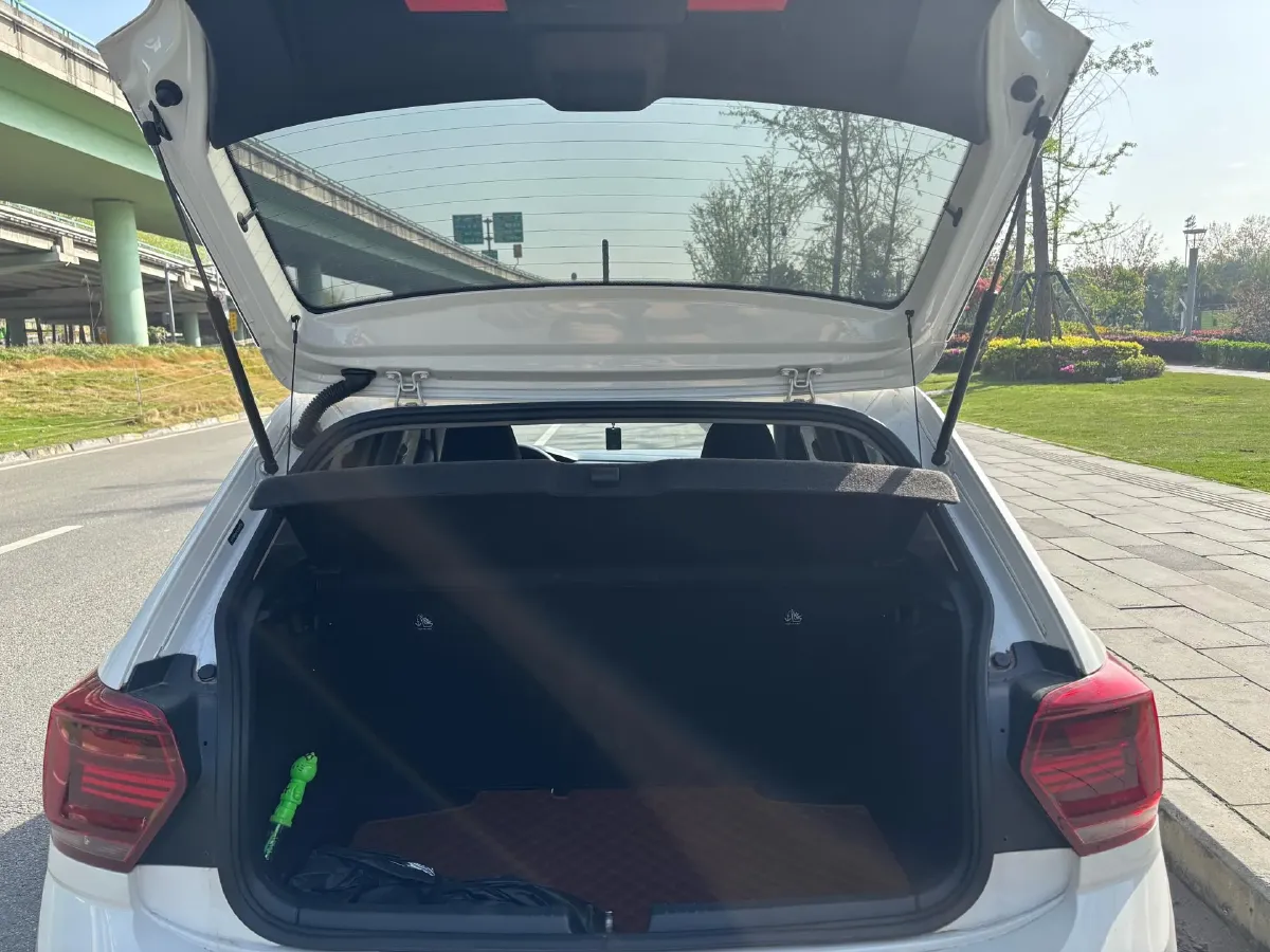 2019 Volkswagen Polo 1.5L 113HP L4 6AT,autocango,china used car exporter,china ev exporter,chinese used car exporter,chinese used ev exporter