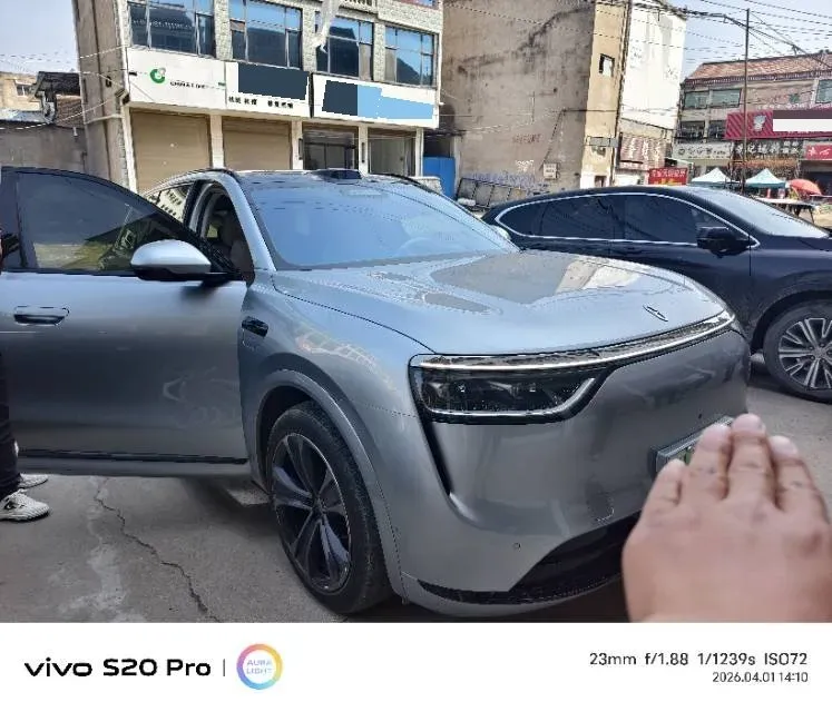 2025 AITO AITO M8 REEV 160HP REEV 53.4KWH,autocango,china used car exporter,china ev exporter,chinese used car exporter,chinese used ev exporter