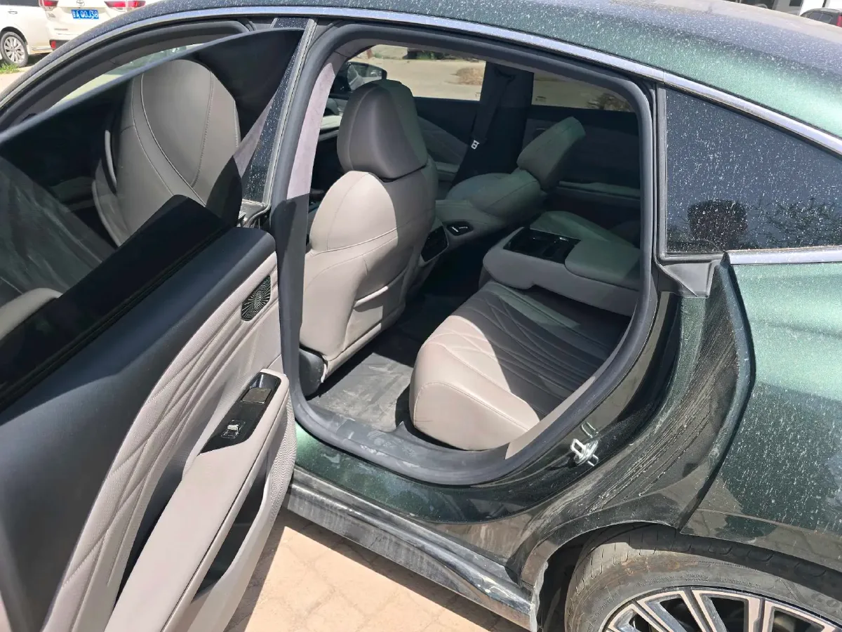 2025 Geely Galaxy Starshine 8 1.5T 163HP L4 3DHT PHEV 27.69KWH,autocango,china used car exporter,china ev exporter,chinese used car exporter,chinese used ev exporter