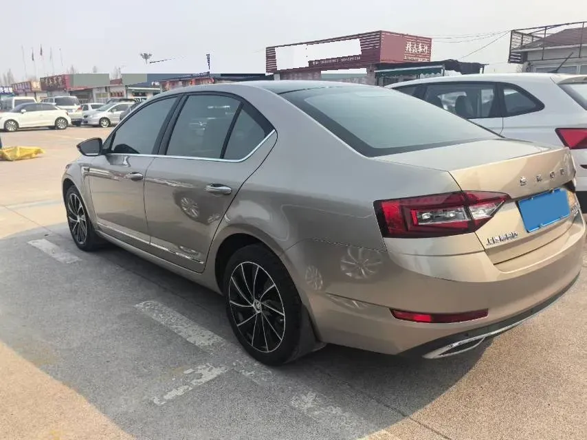 2020 Skoda Octavia 1.4T 150HP L4 7DCT,autocango,china used car exporter,china ev exporter,chinese used car exporter,chinese used ev exporter