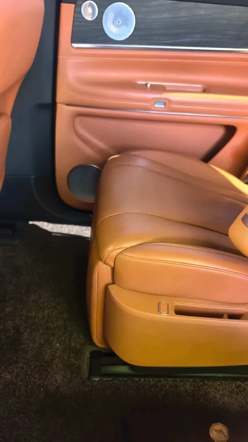 2024 AITO AITO M9 BEV 100KWH,autocango,china used car exporter,china ev exporter,chinese used car exporter,chinese used ev exporter