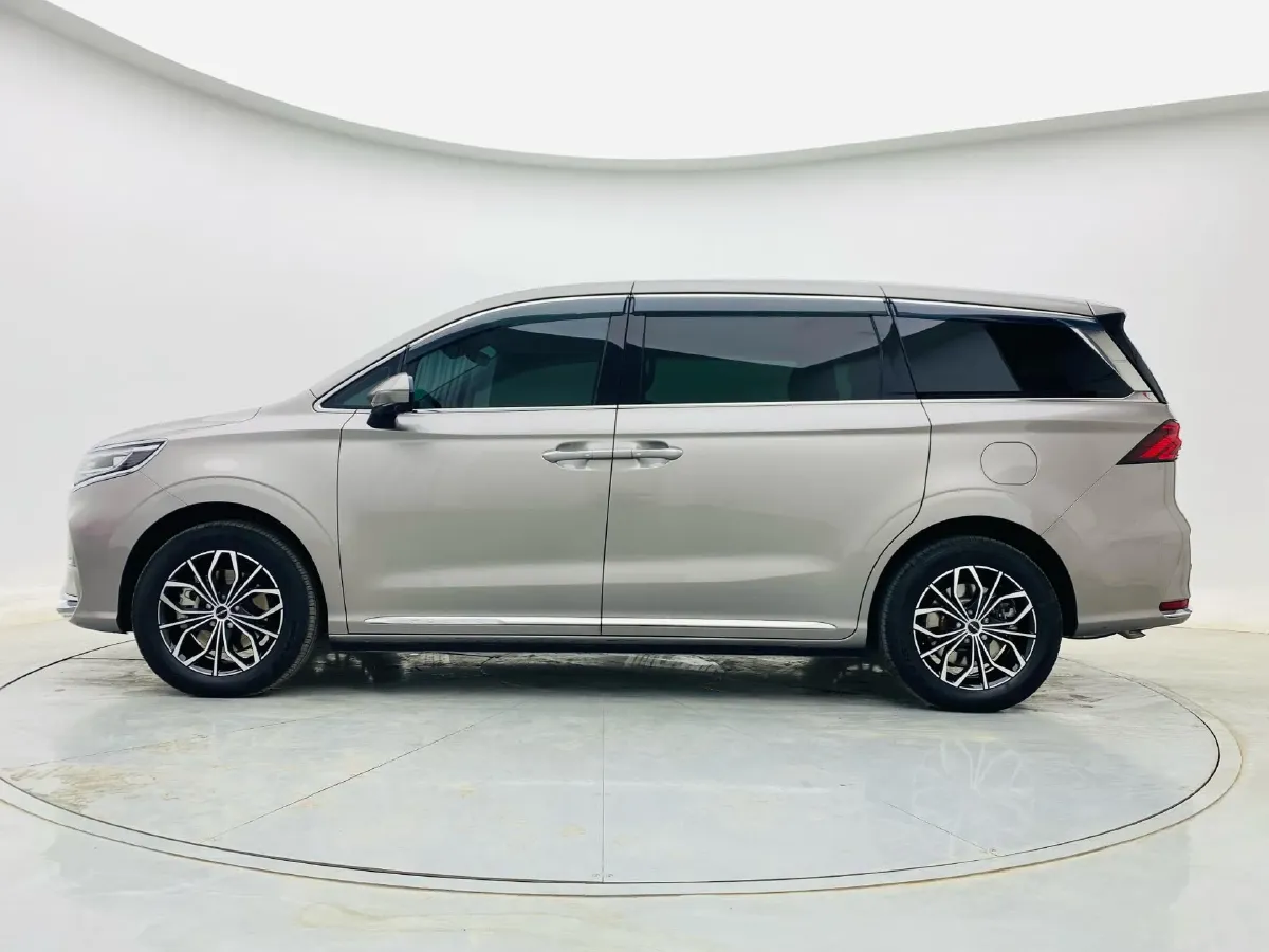2025 Roewe iMAX8 1.5T 150HP L4 1DHT PHEV 24.7KWH,autocango,china used car exporter,china ev exporter,chinese used car exporter,chinese used ev exporter