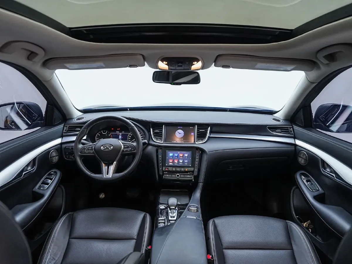 2018 Infiniti QX30 2.0T 211HP L4 7DCT,autocango,china used car exporter,china ev exporter,chinese used car exporter,chinese used ev exporter